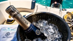 Monsuite-Relais-aperitivo-in-barca2.jpg