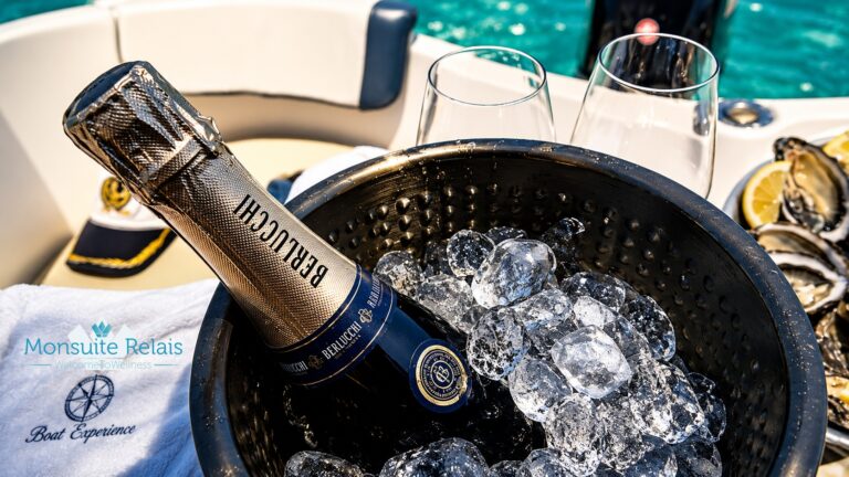 Monsuite-Relais-aperitivo-in-barca2.jpg